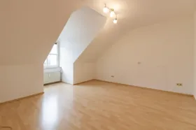 Top floor apartment  Trier for sale Germany | Schlafen 1