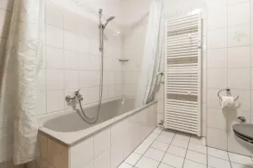Top floor apartment  Trier for sale Germany | Bad 2
