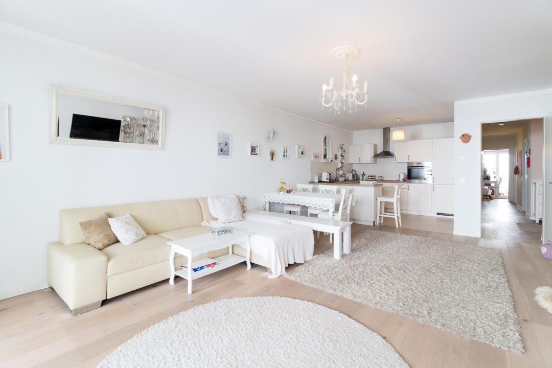 Wohnzimmer 1.2