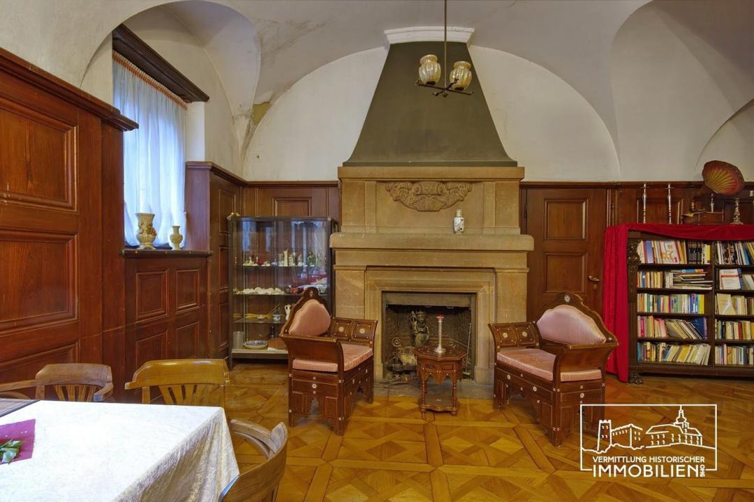 EG-Kamin im Foyer