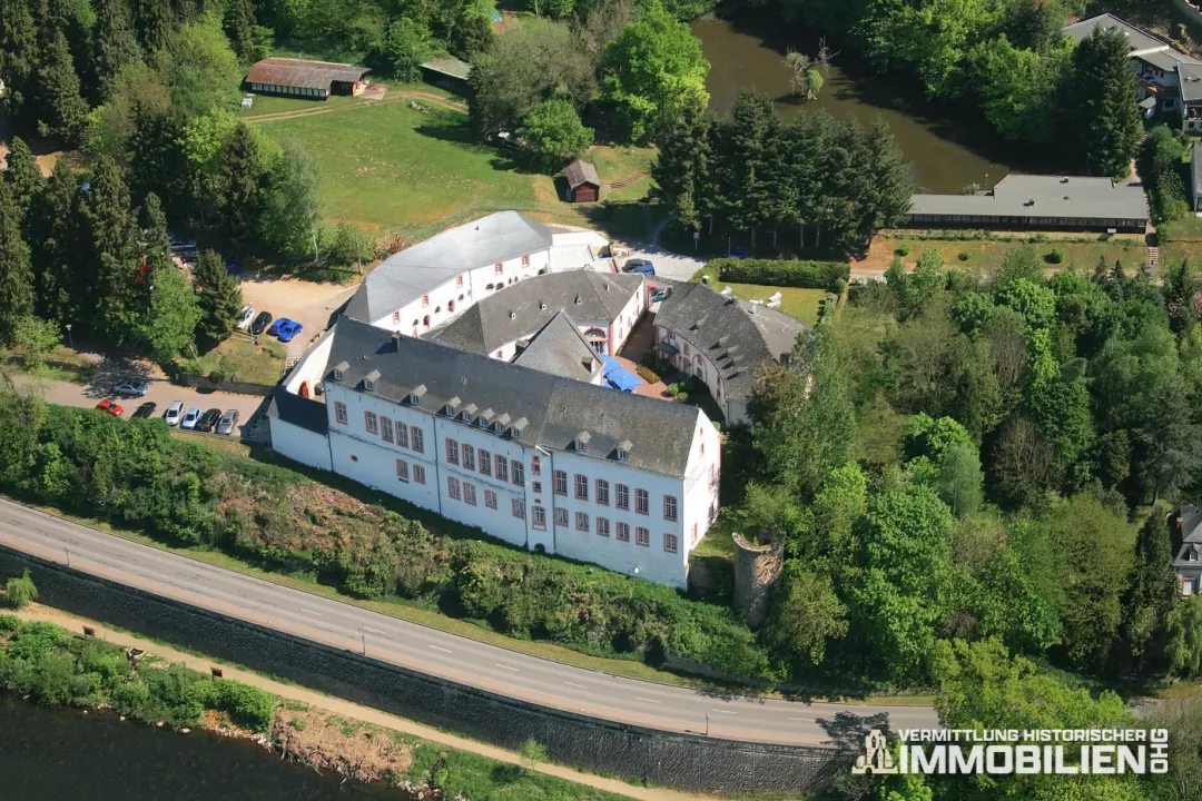 Luftbild 2 Schlosshotel