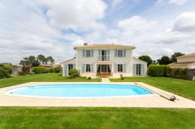 Holiday home L'Aiguillon-sur-Vie for rent France