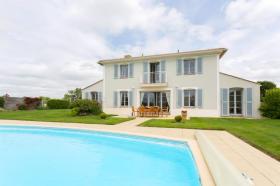 Holiday home L'Aiguillon-sur-Vie for rent France