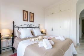 Nyaraló Mihák Kiadó Spanyolország