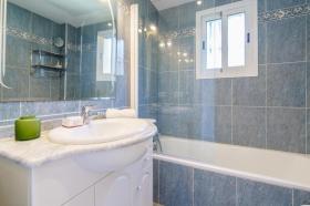 Nyaraló Mihák Kiadó Spanyolország