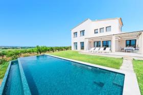 Holiday home for rent in Ariany, Spain