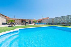 Holiday home for rent in Sa Pobla, Spain Holiday home for rent in Sa Pobla, Spain