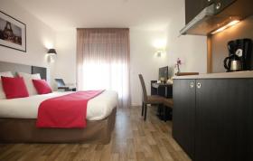 Holiday home Levallois-Perret for rent France