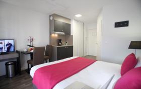 Holiday home Levallois-Perret for rent France