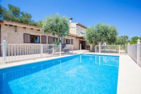 Holiday home for rent in Petra, Spain