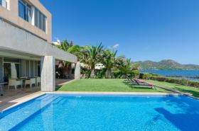 Holiday home for rent in Cala Bona, Spain