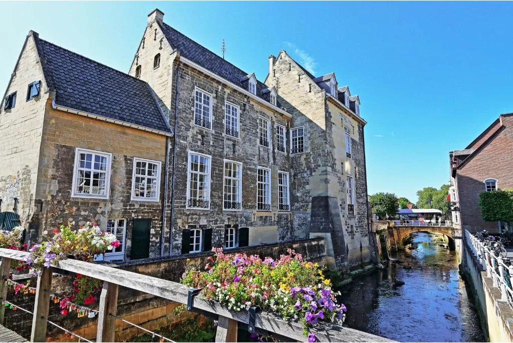 Holiday home Schin op Geul for rent Netherlands