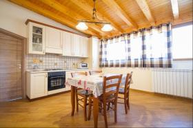 Nyaraló Matánia Kiadó Olaszország