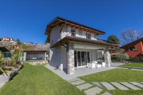 Casa de vacaciones Besozzo En Renta Italia