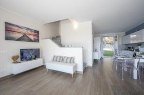 Casa de vacaciones Besozzo En Renta Italia