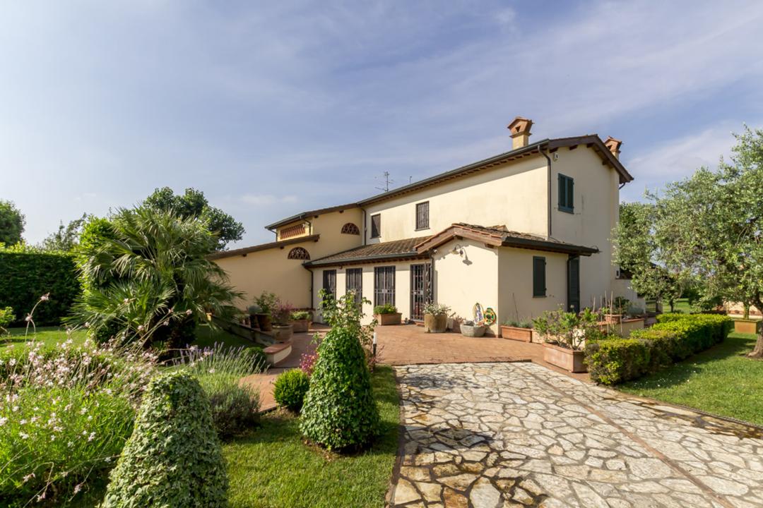 Holiday home for rent in Массароза, Italy