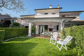 Holiday home for rent in Padenghe sul Garda, Italy Holiday home for rent in Padenghe sul Garda, Italy
