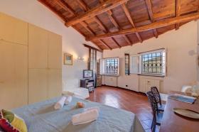 Vakantiehuis Алассио Te Huur Italy