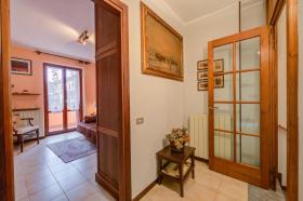 Nyaraló Skroskë Kiadó Olaszország