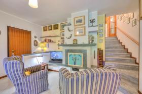 Nyaraló Skroskë Kiadó Olaszország