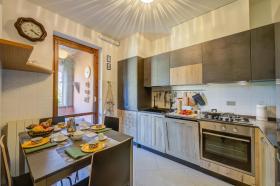 Nyaraló Skroskë Kiadó Olaszország