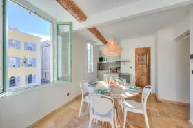 Feriehus til leie i Antibes, France