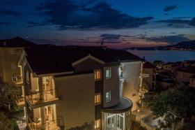 Holiday home Okrug Gornji for rent Croatia