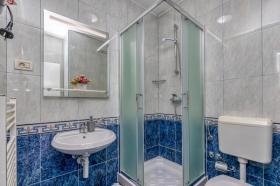 Holiday home Okrug Gornji for rent Croatia