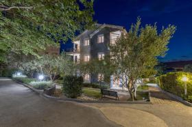 Holiday home Okrug Gornji for rent Croatia