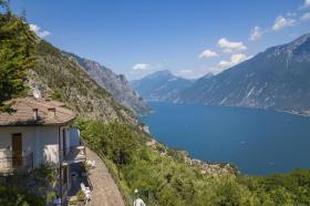 別荘 Tremosine sul Garda 賃貸 イタリア