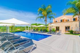 Holiday home S'Estany d'en Mas for rent Spain