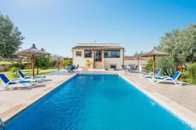 Holiday home for rent in Ariany, Spain