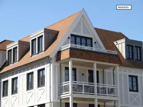 Mehrfamilienhaus_2_Musterfoto - ハウス 抵当流れ で グロースロッセルン-ザールブリュッケン, ドイツ