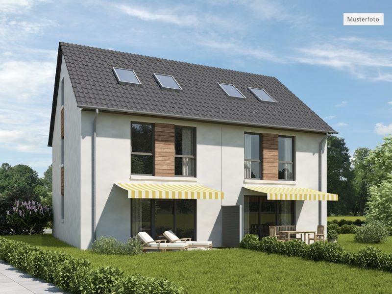 Einfamilienhaus Rückansicht 2 Musterfoto