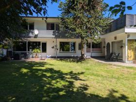 Wonen & Firm, business-like Bunde Te Koop Germany | Image