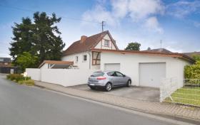 منزل منفصل للبيع في Niederkassel, ألمانيا منزل منفصل للبيع في Niederkassel, ألمانيا