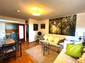 Floor Apartment for sale in Berlin-Charlottenburg, Germany