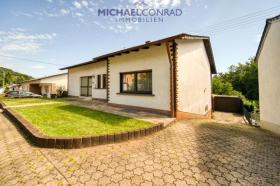 Enebolig til salgs i Schmelz-Außen, Tyskland