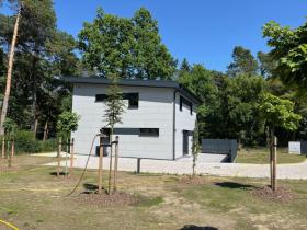 Önálló ház kiadó a oldalon. Schwerin, Németország Önálló ház kiadó a oldalon. Schwerin, Németország