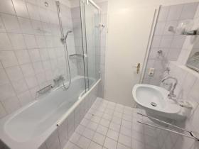 Top floor apartment  Sankt Augustin for rent Germany | Image