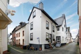 Image - Önálló ház eladó a oldalon. Kinheim, Németország Image - Önálló ház eladó a oldalon. Kinheim, Németország