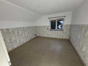 Многоквартирный дом Ноймюнстер Продаётся Германия | Image