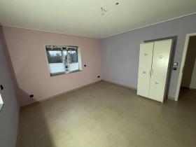 Многоквартирный дом Ноймюнстер Продаётся Германия | Image