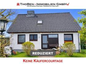 Detached house For Sale in Hartenholm-Segeberg, Germany