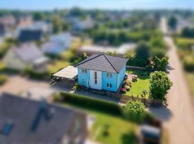 Detached house For Sale in Berlin-Gropiusstadt, Germany