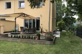 Tomannsbolig Til salgs i Berlin-Tempelhof, Tyskland