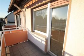 Floor Apartment For Rent in Frankfurt-Griesheim, Germany