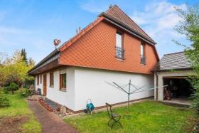 Detached house For Sale in Berlin-Karow, Germany