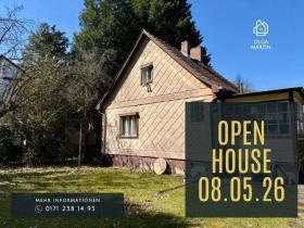 Detached house For Sale in Berlin-Tegel, Germany