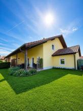 Semi-detached house For Sale in Künzing-Lindafeld, Germany
